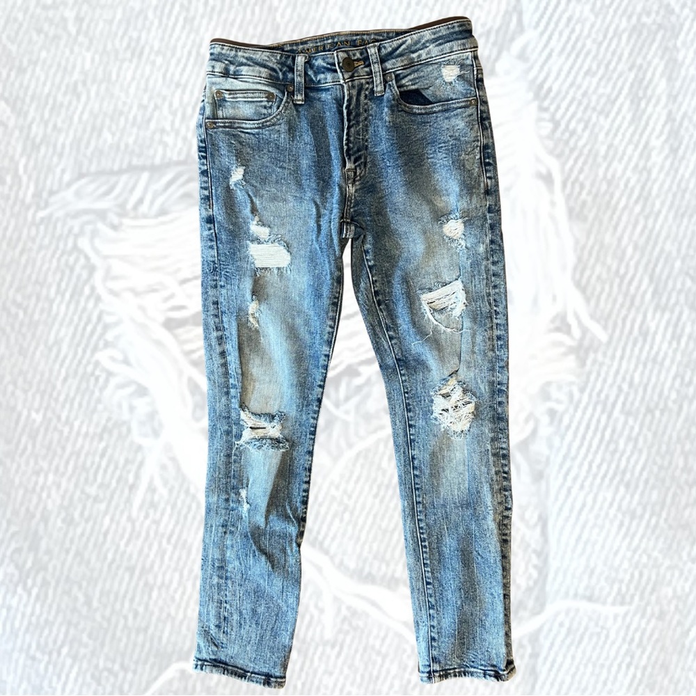 💙 American Eagle Distressed Skinny Jeans
Size: 28 × 28